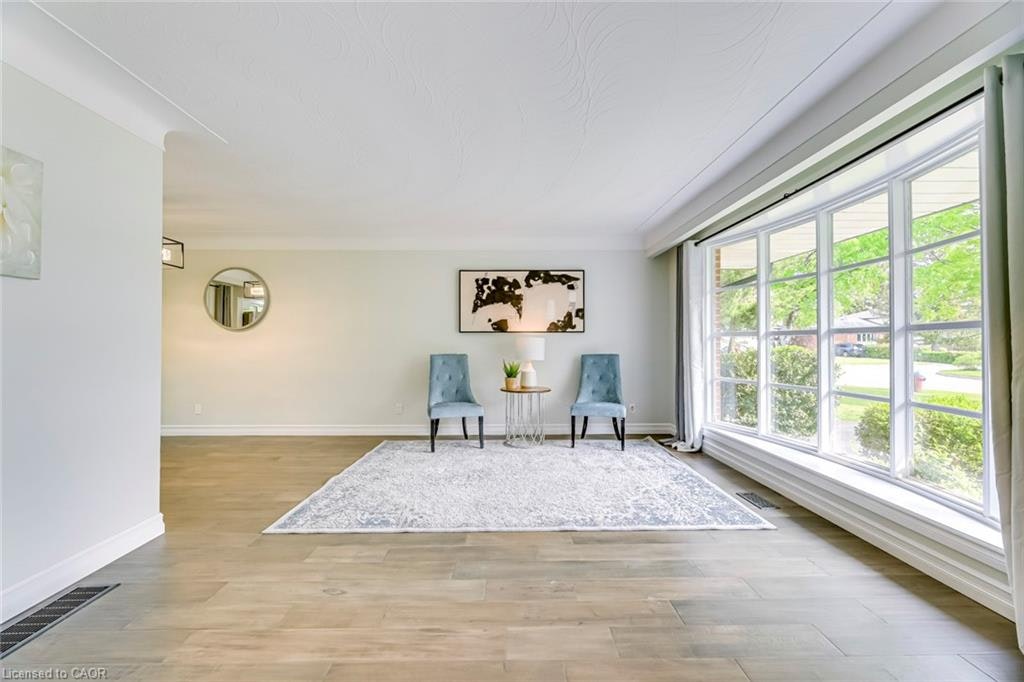 356 Dunlop Crescent, Burlington, ON, L7L 3N7 - 5