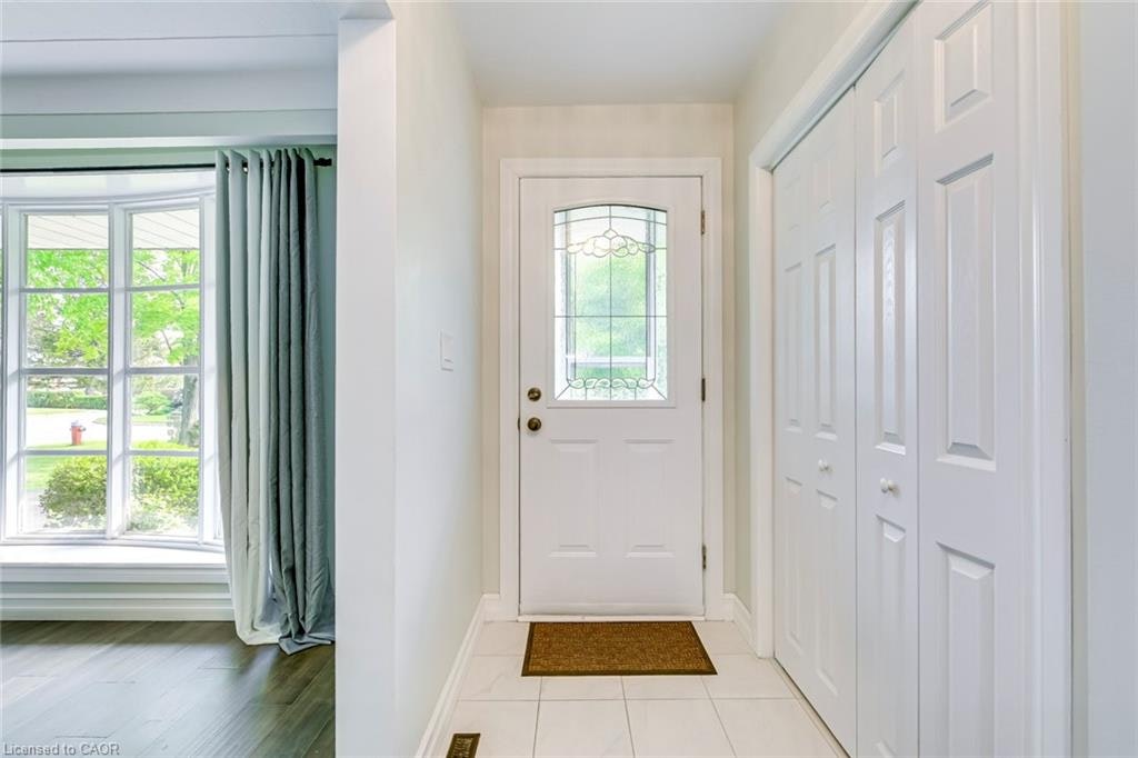 356 Dunlop Crescent, Burlington, ON, L7L 3N7 - 4