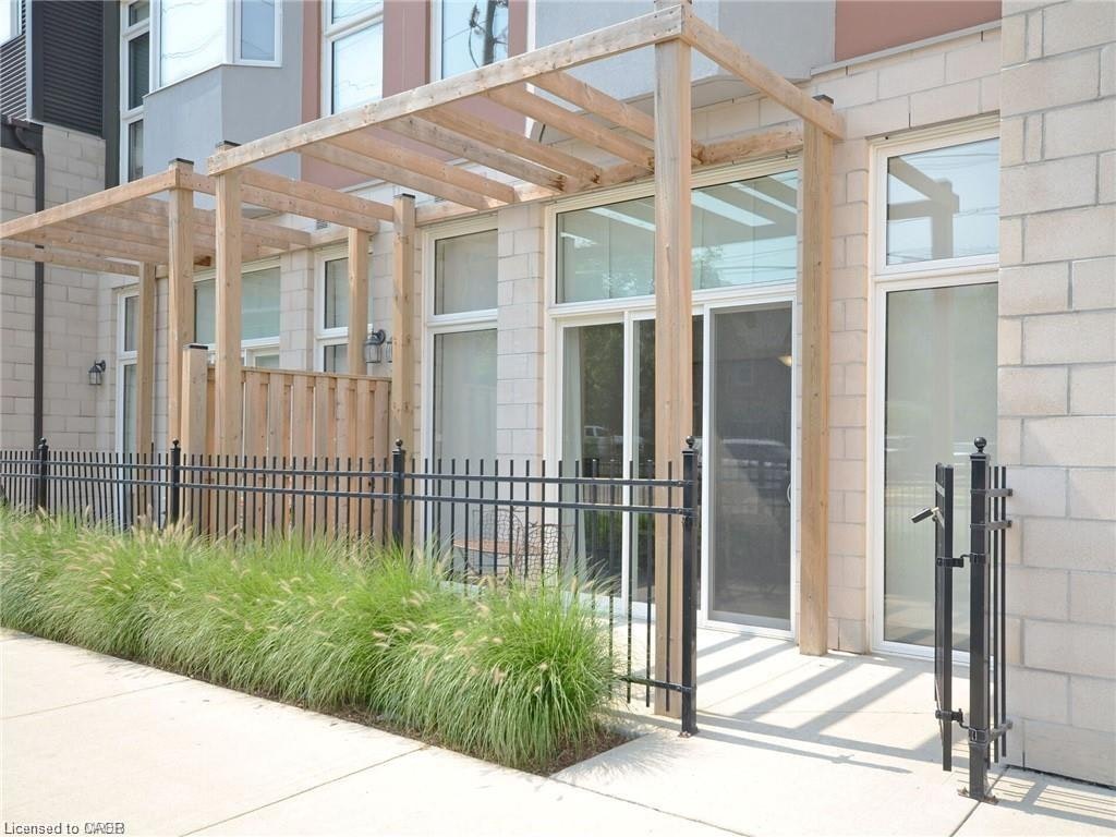 108-253 Albert Street, Waterloo, ON, N2L 3T7