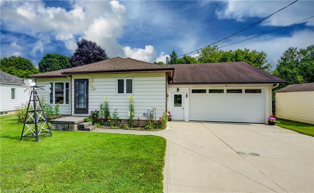 254 Wellington Street W, Wellington North, ON, N0G 2L0