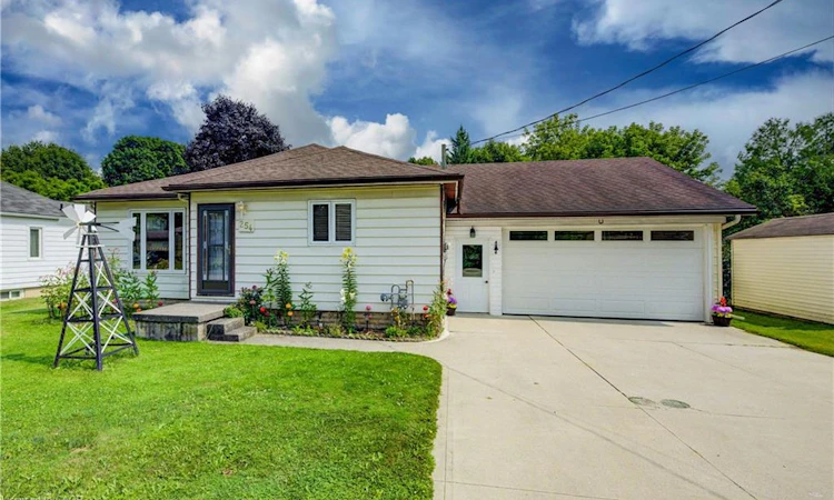 254 Wellington Street W