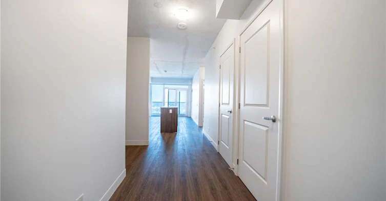 2910 B-8 Hughson Street N, Hamilton, ON, L8R 3L5 - 5