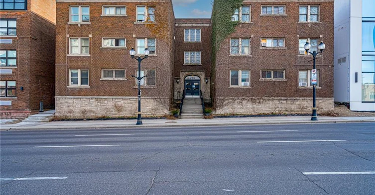 10-285 King Street W, Hamilton, ON, L8P 1B2