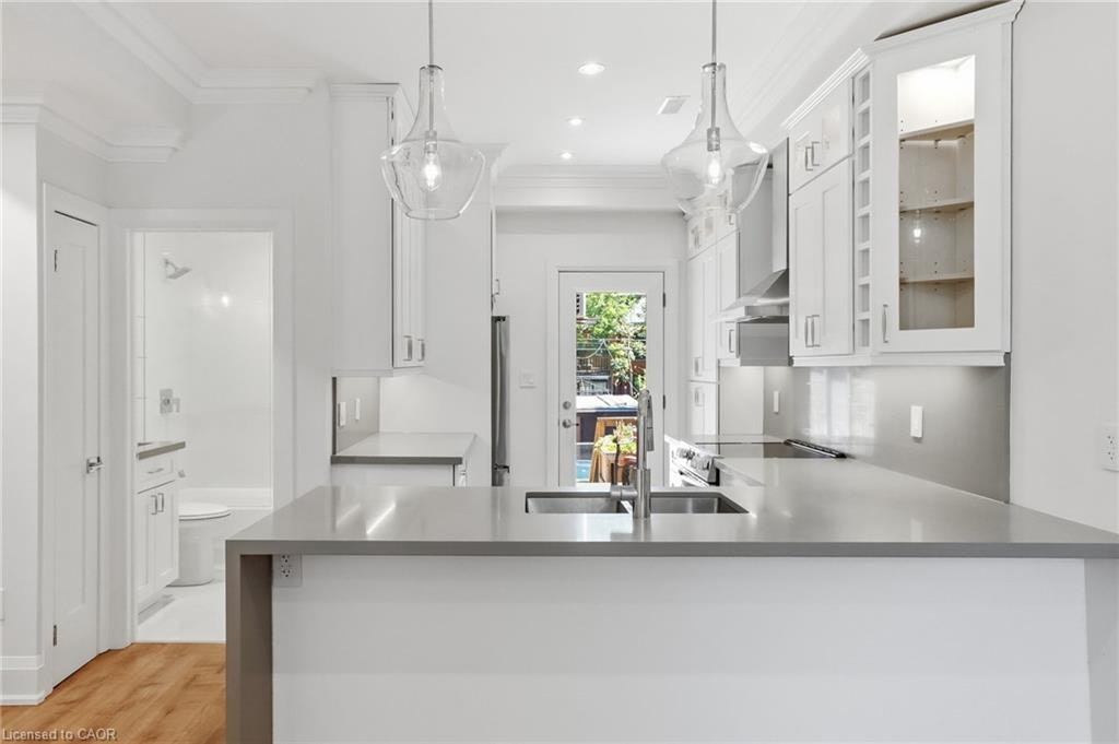 UPPER-91 Wellington Street S, Hamilton, ON, L8N 2R3 - 8