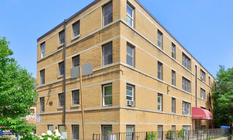 10-4 Robinson Street