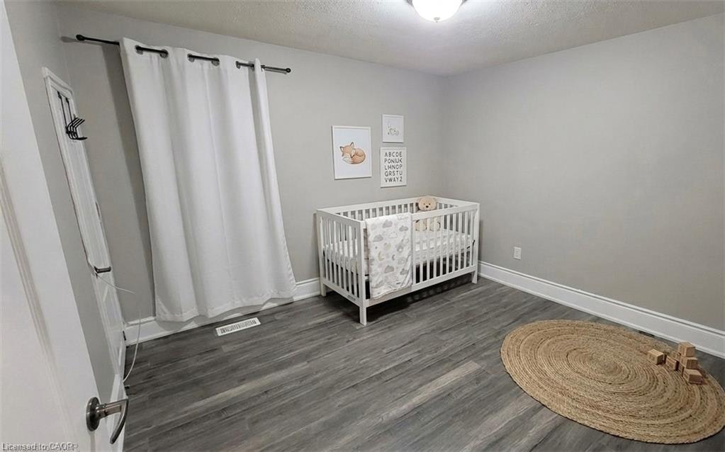 27 Belmont Avenue, Hamilton, ON, L8L 7L9 - 11