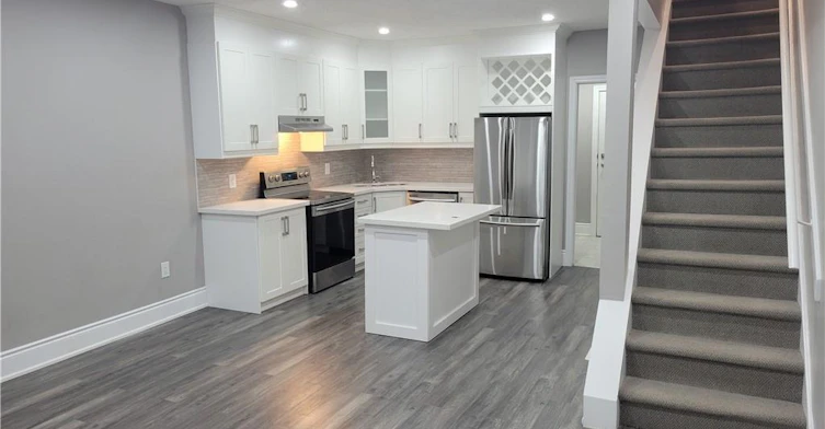 27 Belmont Avenue, Hamilton, ON, L8L 7L9 - 2