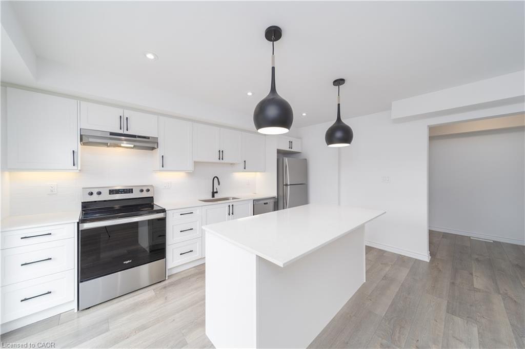 12 Hay Lane, Barrie, ON, L9J 0V5