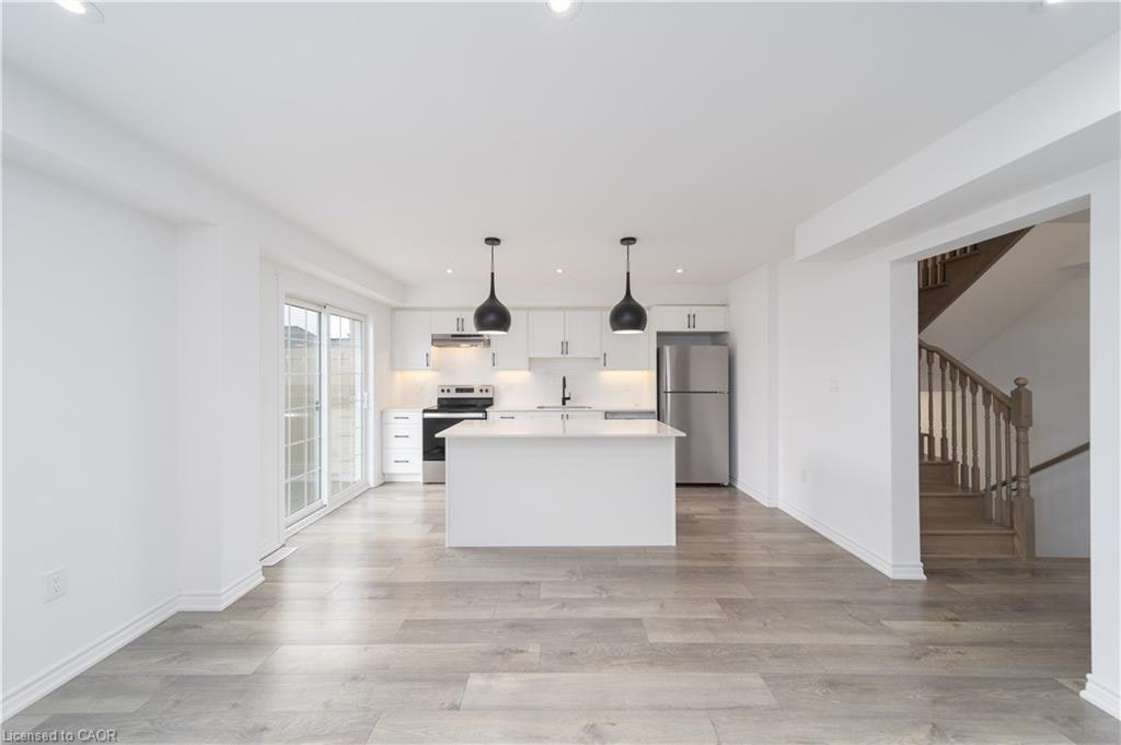 12 Hay Lane, Barrie, ON, L9J 0V5 - 10