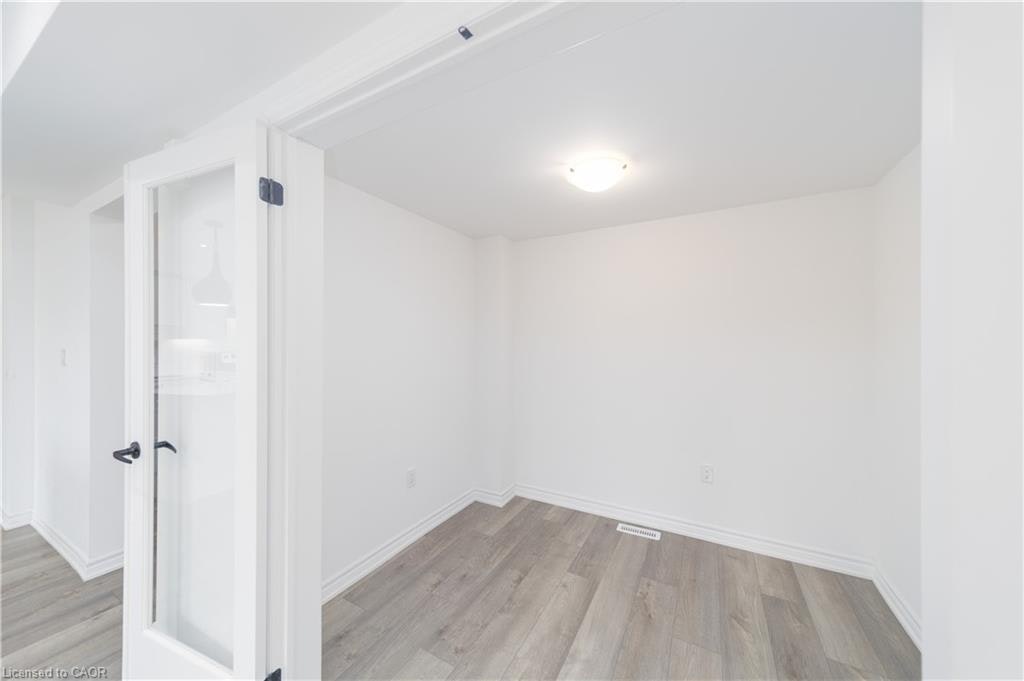 12 Hay Lane, Barrie, ON, L9J 0V5 - 13