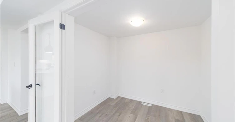 12 Hay Lane, Barrie, ON, L9J 0V5 - 13