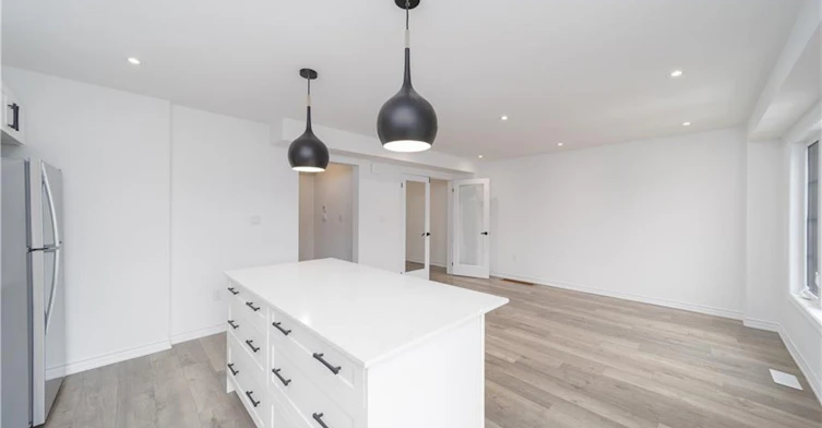 12 Hay Lane, Barrie, ON, L9J 0V5 - 11