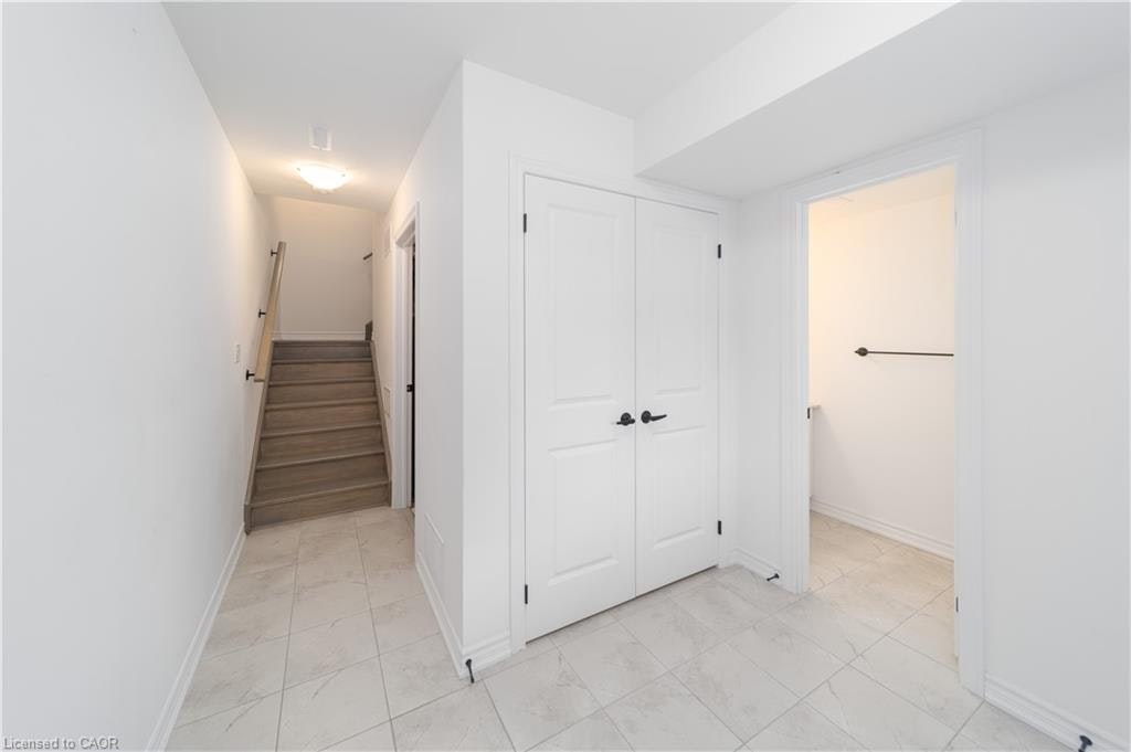 12 Hay Lane, Barrie, ON, L9J 0V5 - 3