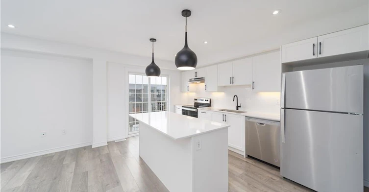 12 Hay Lane, Barrie, ON, L9J 0V5 - 8