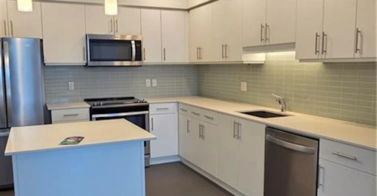 304-399 Queen Street S, Kitchener, ON, N2G 1W6 - 2