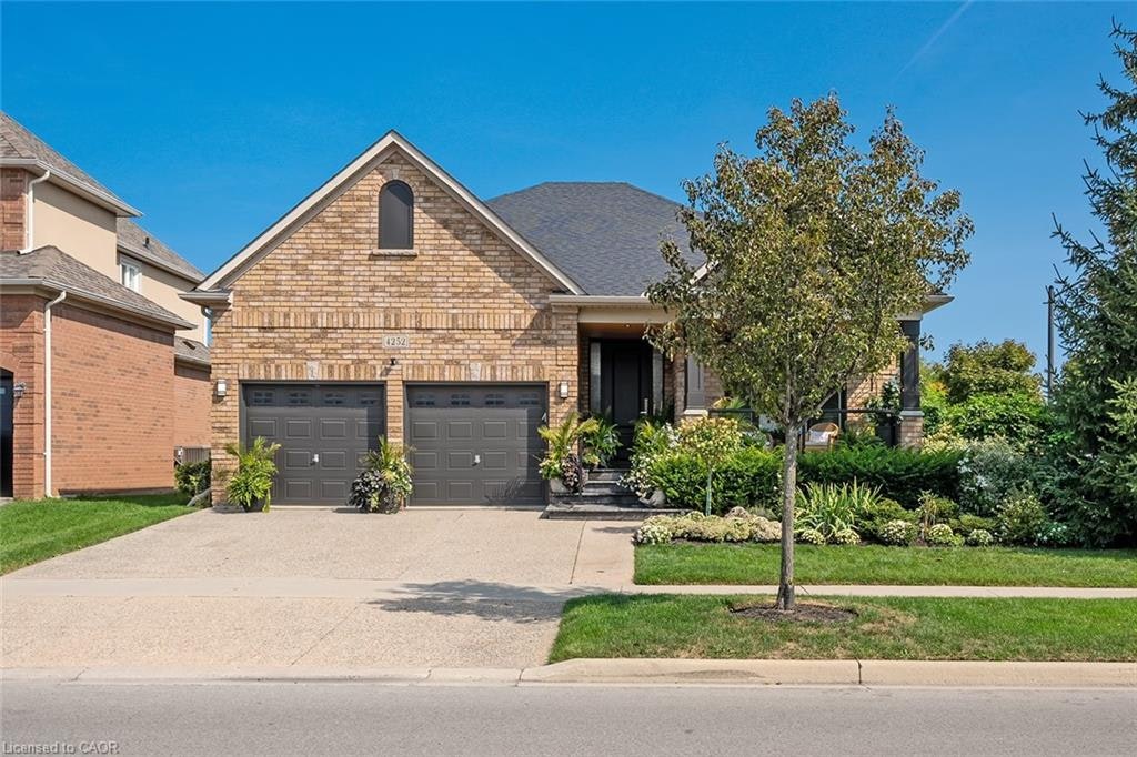 4252 Sarazen Drive, Burlington, ON, L7M 4Z2