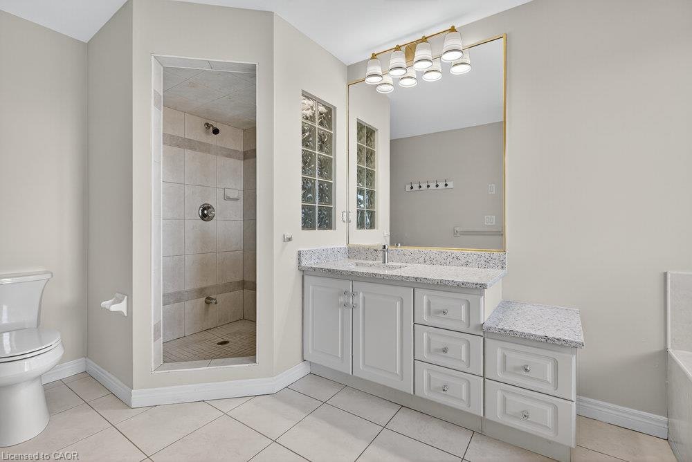 4-97 Sunvale Place, Hamilton, ON, L8E 4Z7 - 33