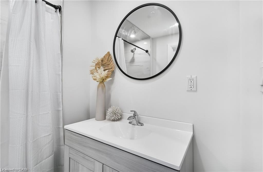 #1 (Main)-10 Comet Avenue, Hamilton, ON, L8H 7E5 - 16