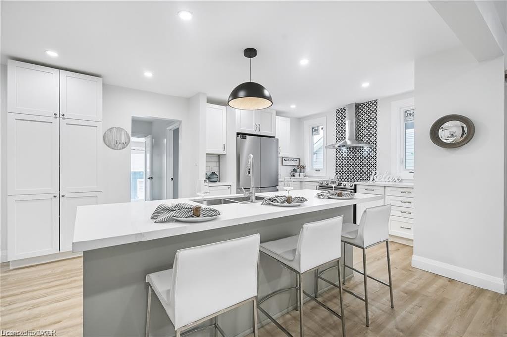 #1 (Main)-10 Comet Avenue, Hamilton, ON, L8H 7E5 - 7