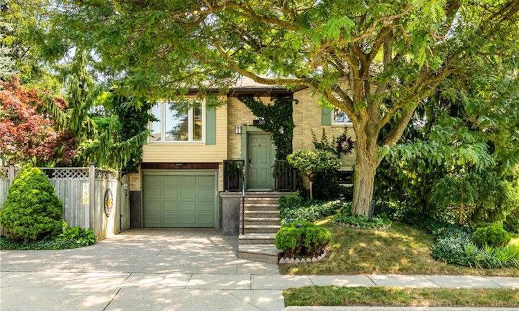 559 Halberstadt Circle