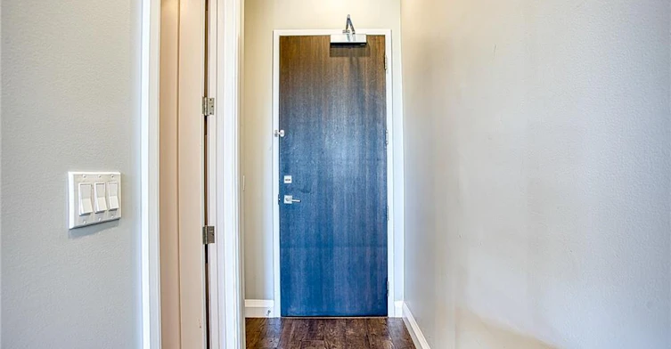616-101 Locke Street S, Hamilton, ON, L8P 4A6 - 2