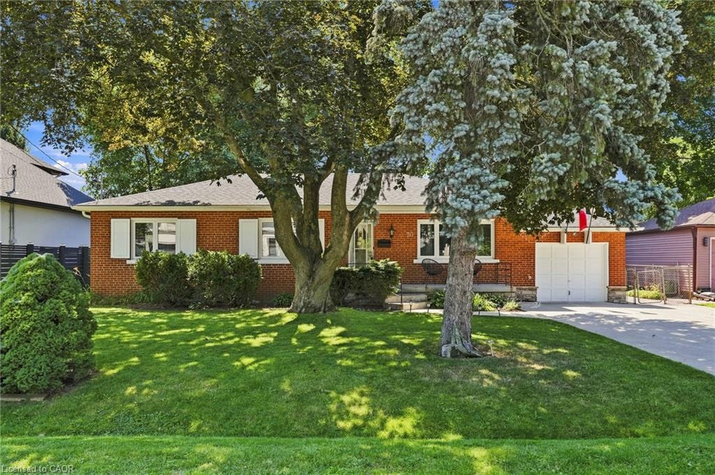 70 Floresta Court, Hamilton, ON, L9G 1R8