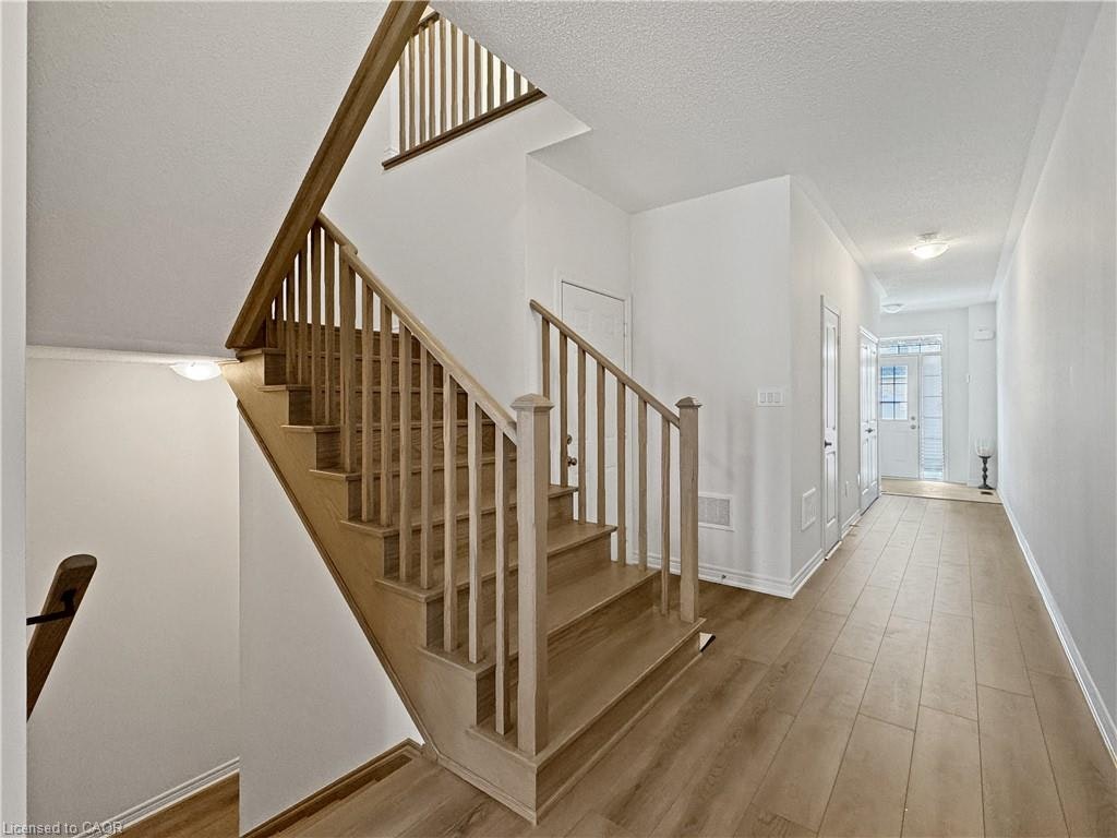 82 Gledhill Crescent, Cambridge, ON, N1T 0G5 - 4