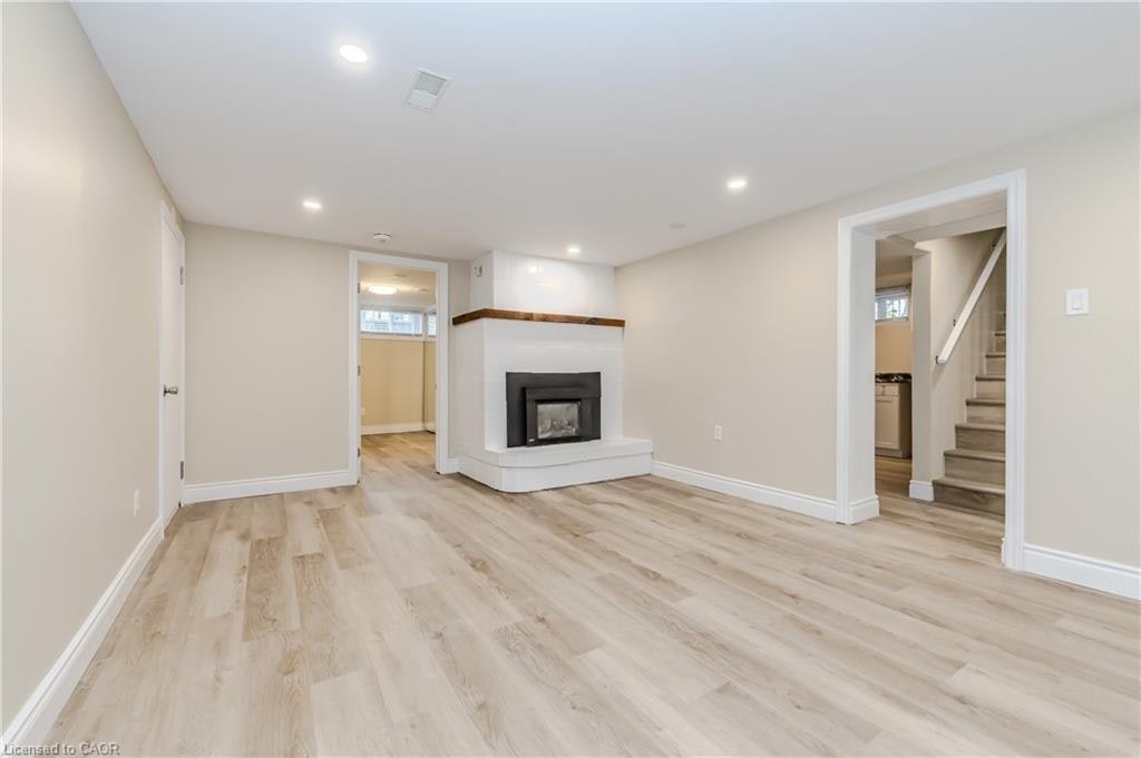 Lower-15 Edinburgh Road, Kitchener, ON, N2B 1M4 - 4
