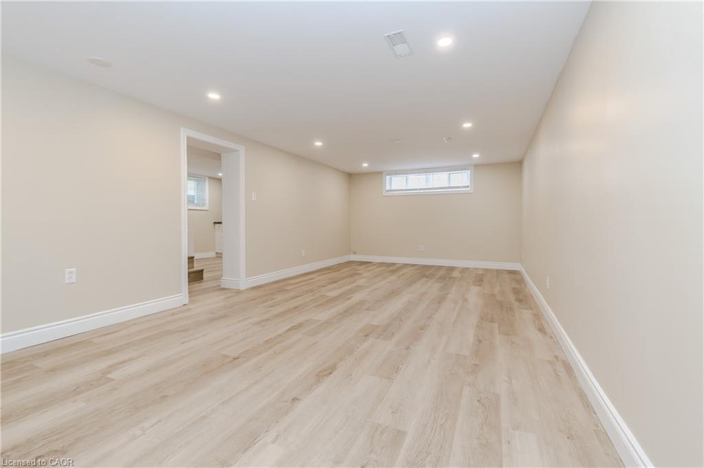 Lower-15 Edinburgh Road, Kitchener, ON, N2B 1M4 - 5