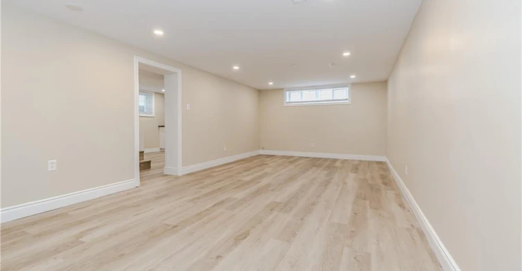 Lower-15 Edinburgh Road, Kitchener, ON, N2B 1M4 - 5