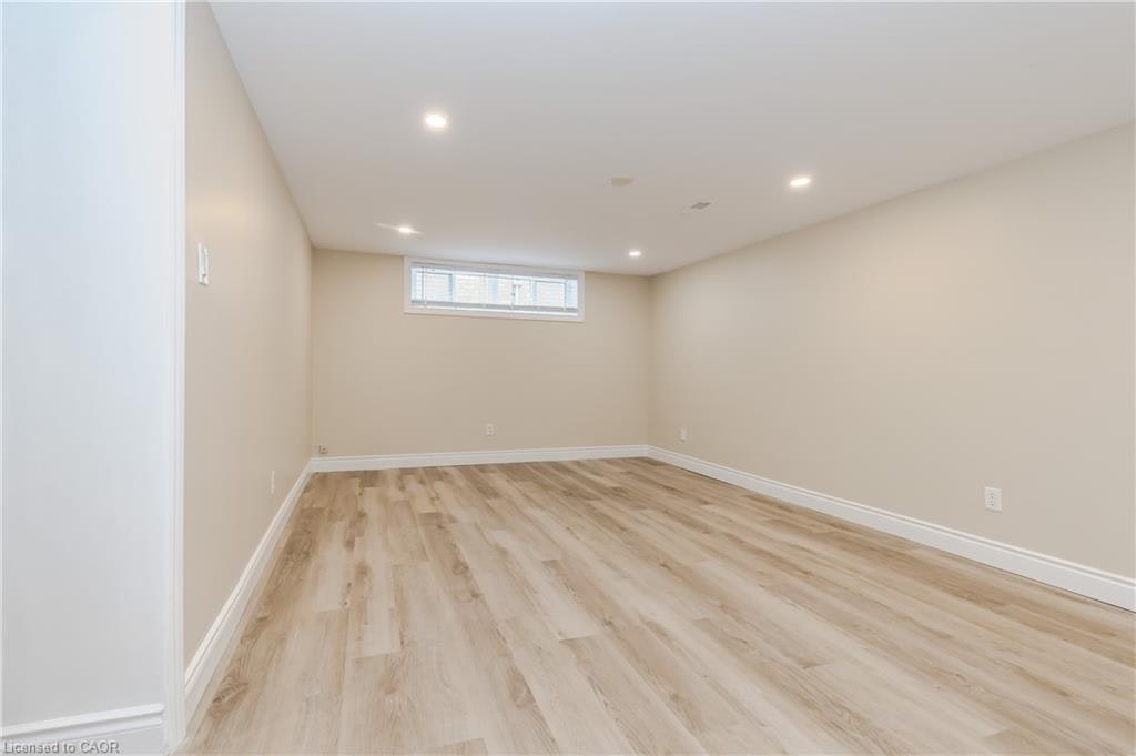 Lower-15 Edinburgh Road, Kitchener, ON, N2B 1M4 - 6