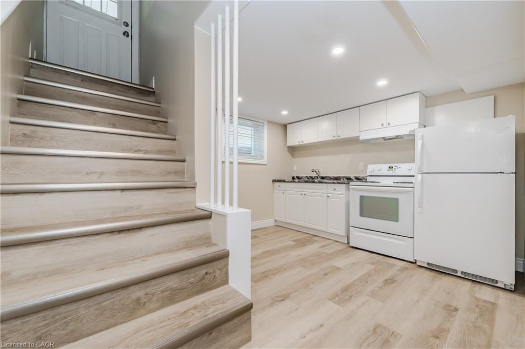 Lower-15 Edinburgh Road, Kitchener, ON, N2B 1M4 - 3