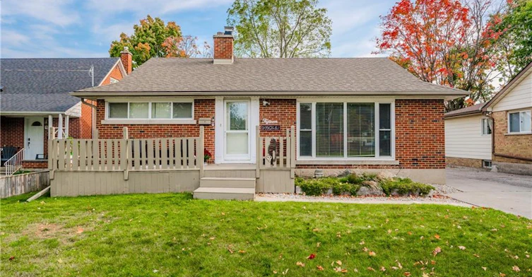 Lower-15 Edinburgh Road, Kitchener, ON, N2B 1M4