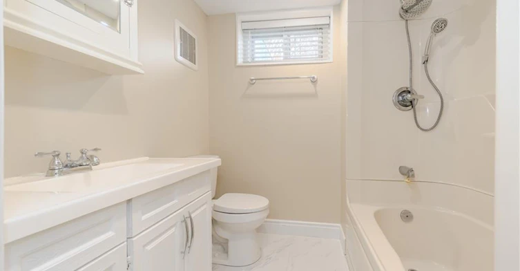 Lower-15 Edinburgh Road, Kitchener, ON, N2B 1M4 - 8