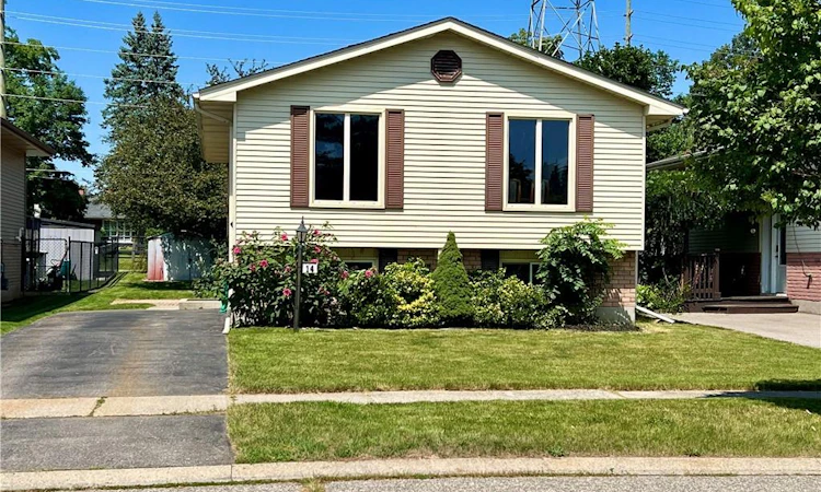 14 Arbor Drive