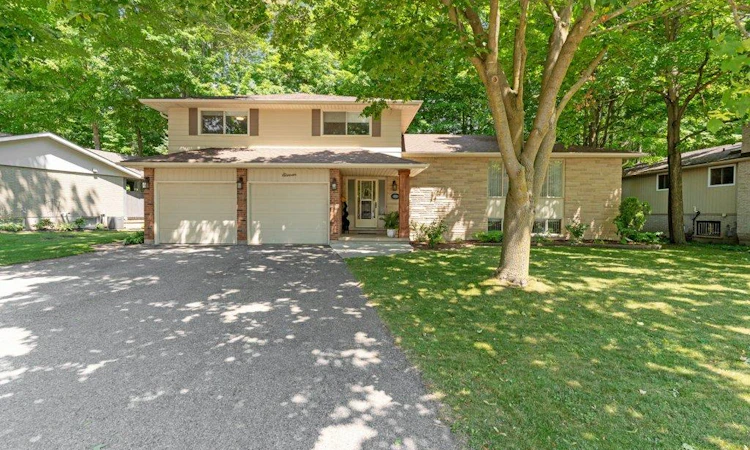 11 Grey Owl Drive