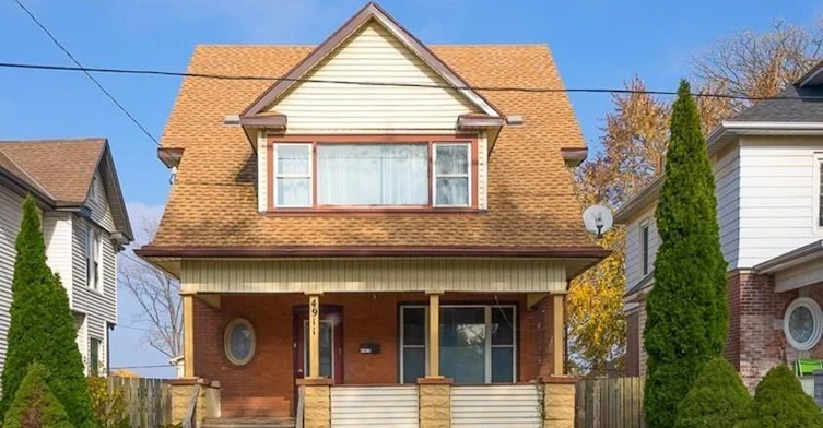 (2nd Floor Br 4)-4911 Mcrae Street, Niagara Falls, ON, L2E 1N9