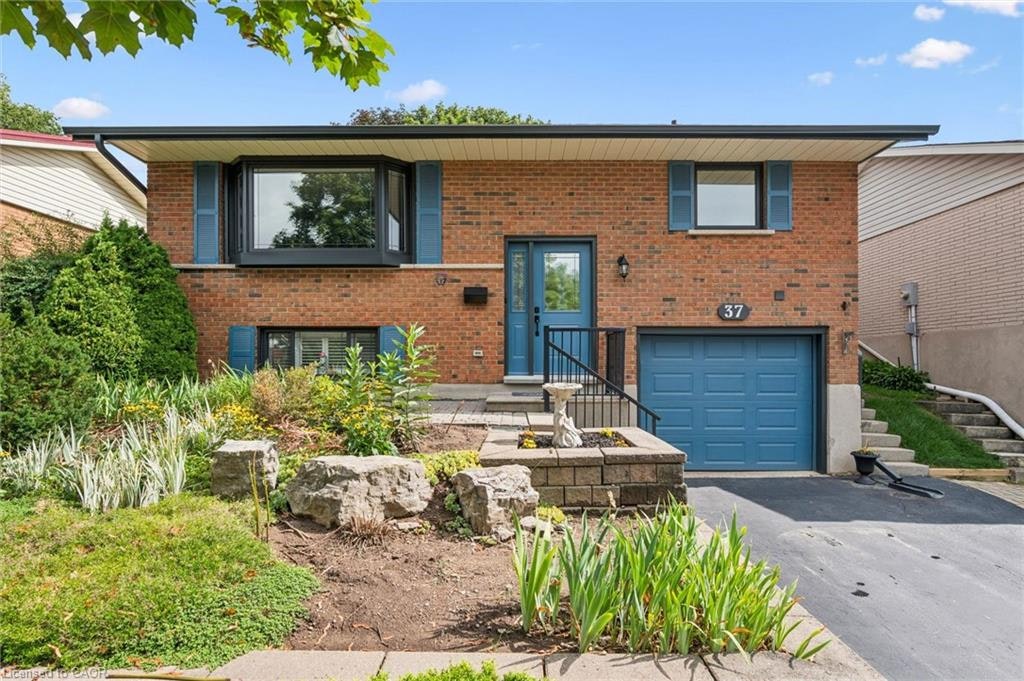 37 Dunsmere Drive, Kitchener, ON, N2E 1V5