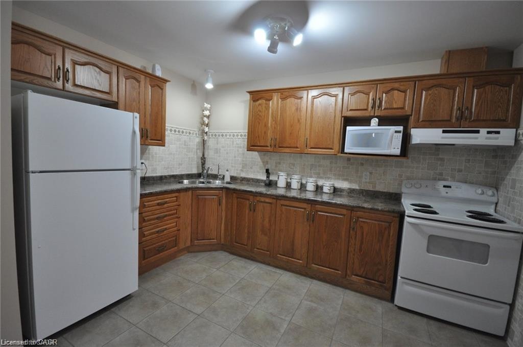 294 Briarmeadow Drive, Kitchener, ON, N2A 4L1 - 8