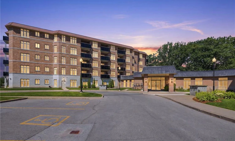 521-8111 Forest Glen Drive