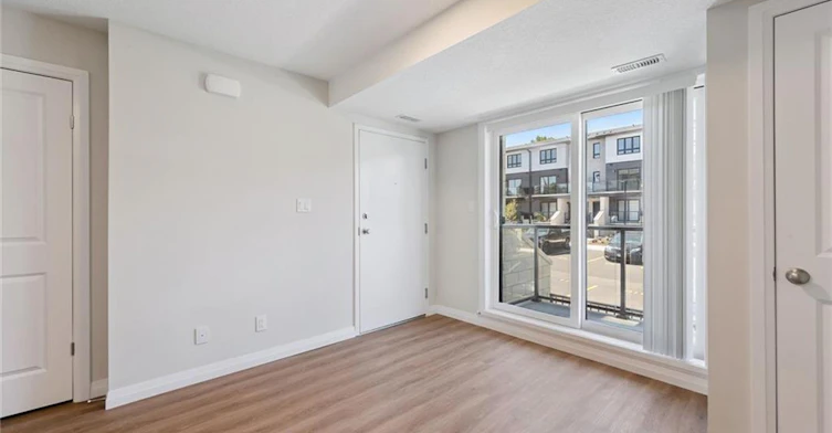 D9-410 Northfield Drive W, Waterloo, ON, N2V 0J3 - 4