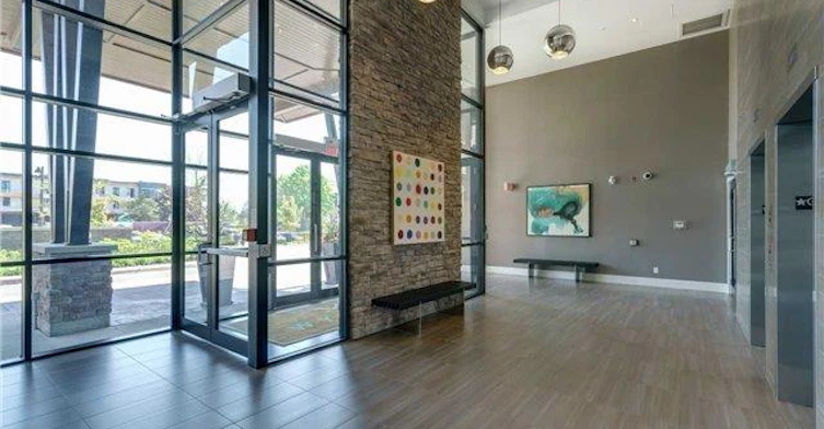 105-128 Garden Drive, Oakville, ON, L6K 0H7 - 2