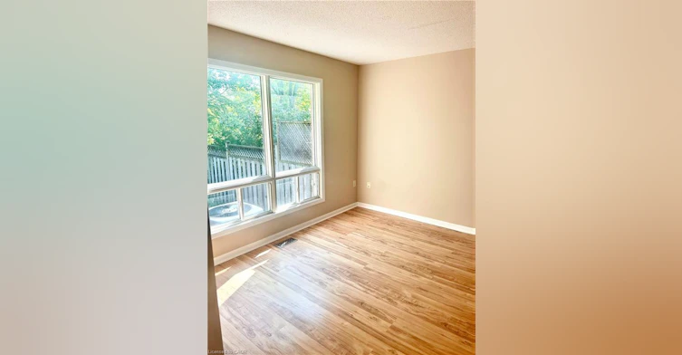 2088 Broadleaf Crescent, Burlington, ON, L7L 6S3 - 4