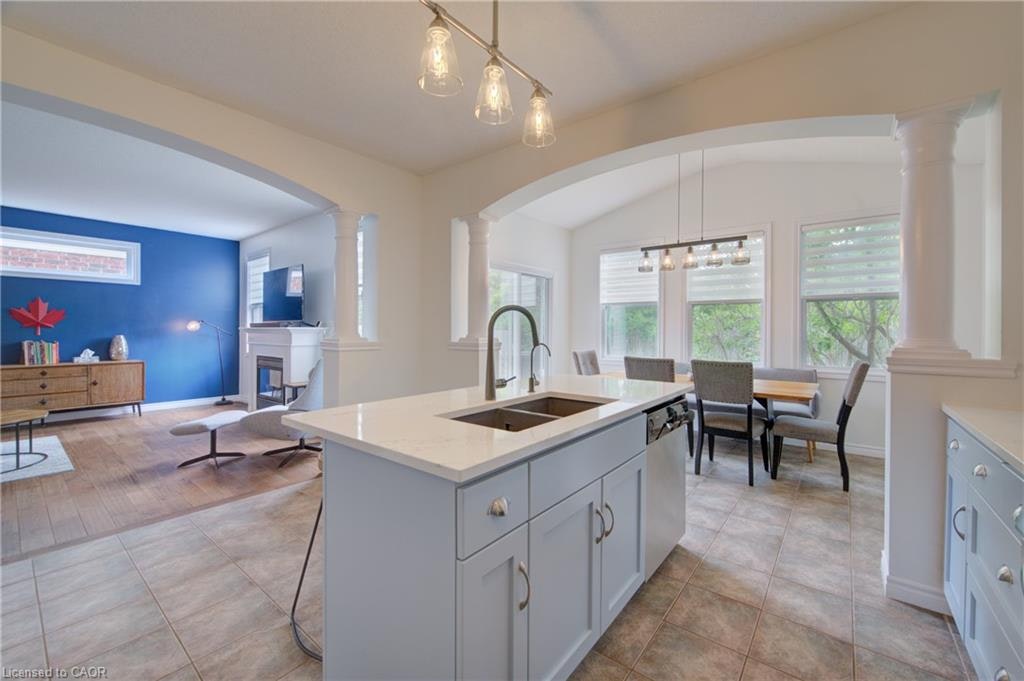 729 Keats Way, Waterloo, ON, N2T 2Y2 - 6