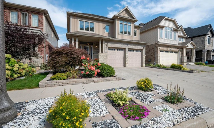 299 Moorlands Crescent