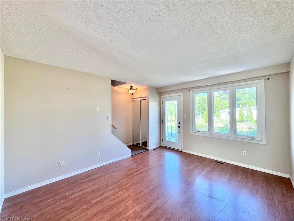 319-327 Montrose Street S, Cambridge, ON, N3H 2J4 - 3