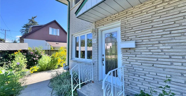 319-327 Montrose Street S, Cambridge, ON, N3H 2J4 - 2