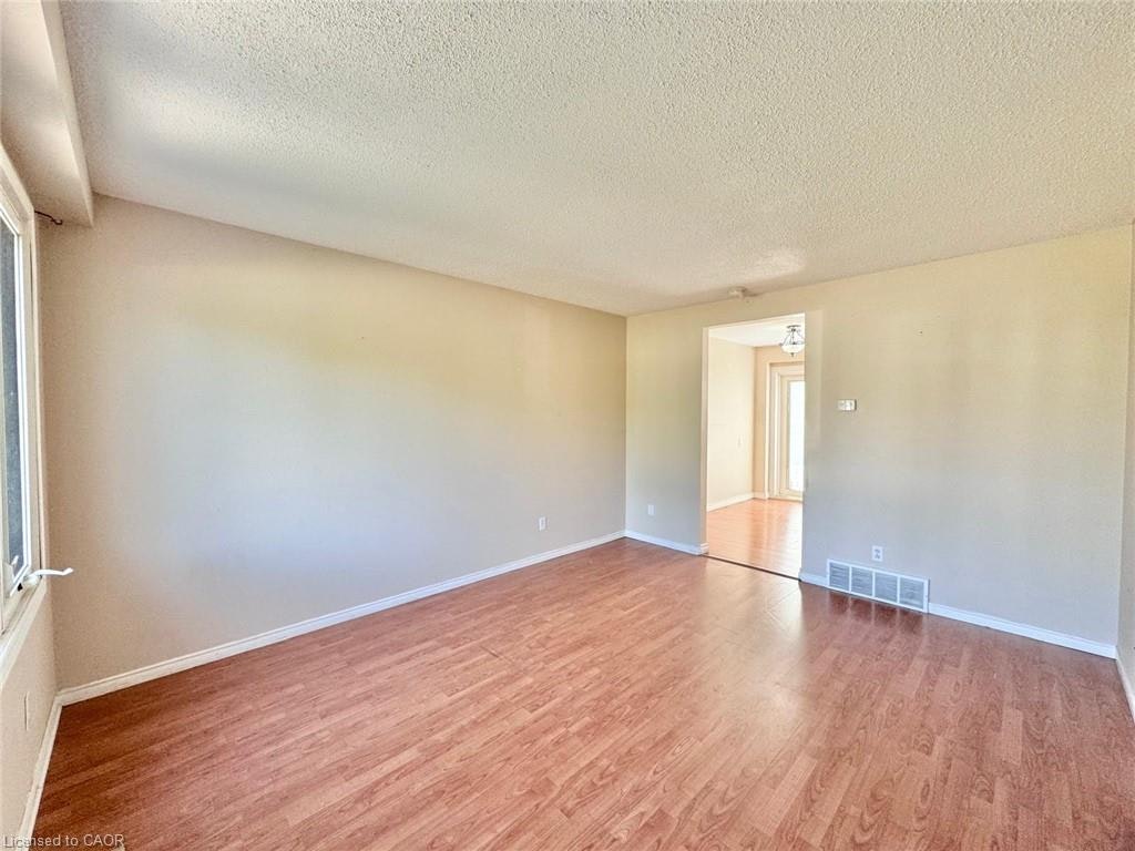 319-327 Montrose Street S, Cambridge, ON, N3H 2J4 - 4