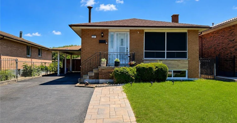 207 Mount Albion Road, Hamilton, ON, L8K 6K1