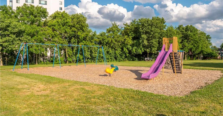 47 Burlington Street W, Hamilton, ON, L8L 1G6 - 25